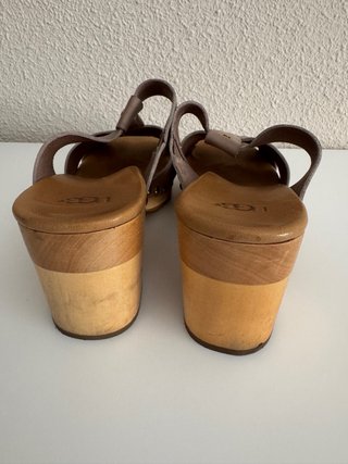 Sandalias de tacón de UGG, talla 38