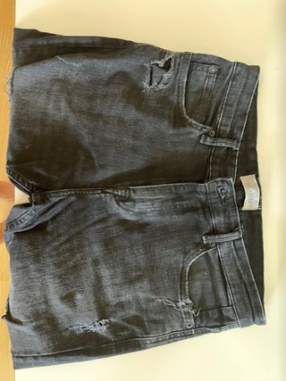 Pantalón vaquero negro hombre desgastado