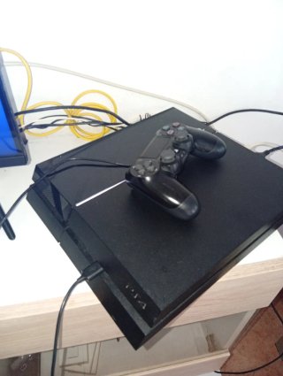 Consola PS4 Fat Negra + Mando