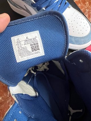 Jordan 1 Mid Azul y Blanco