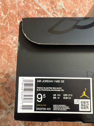 Jordan 1 Mid Azul y Blanco