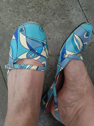 Sandalias azules y multicolor talla 39