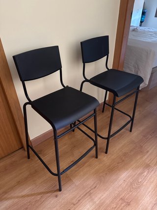 Taburetes negros (2 unidades) 10€/unidad