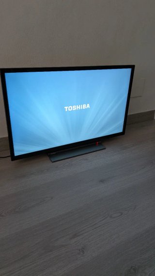 Televisor Toshiba 32 Negro y Plata