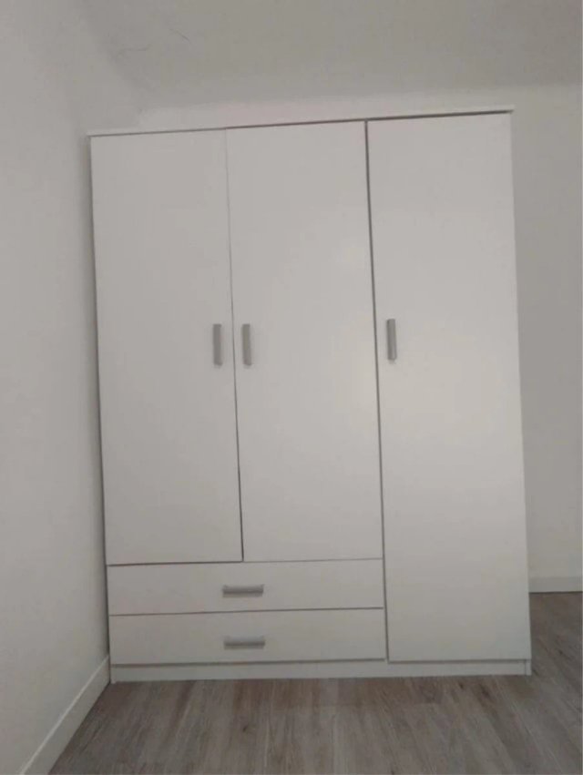 Armadi con due ante e due cassetti