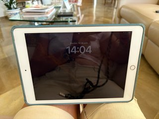 iPad 5ª Gen 32GB Wi-Fi Oro