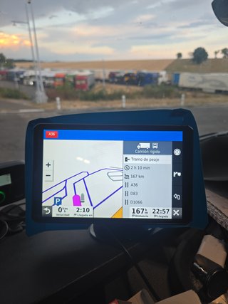 GPS Garmin LGV800. WiFi .actualizaciones gratuitas