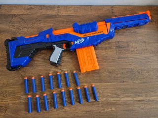 Nerf Delta Trooper Blaster con Dardos