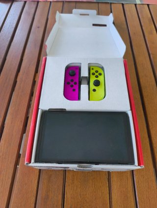 Nintendo Switch OLED Viola/Giallo