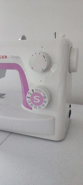 Máquina de coser Singer Simple 3223.