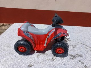 Quad infantil rojo