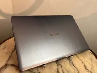 Portátil Asus X541UK i5 | 8GB RAM | 512GB SSD