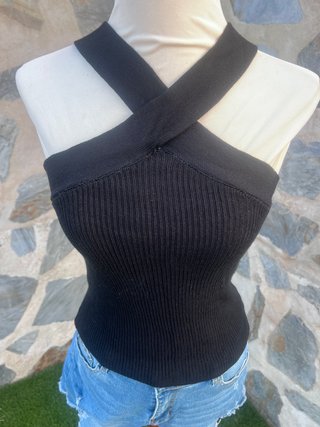 Top negro canalé halter cruzado Talla M