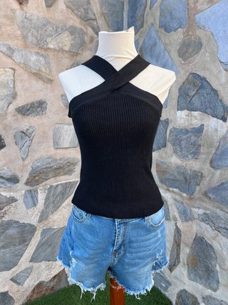 Top negro canalé halter cruzado Talla M