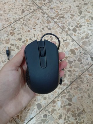 Mouse da computer nero con cavo