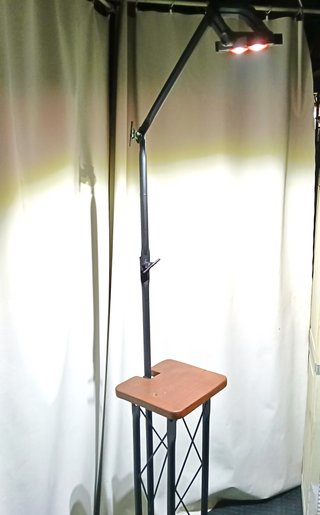 Lámpara Pie Articulada sin cables.