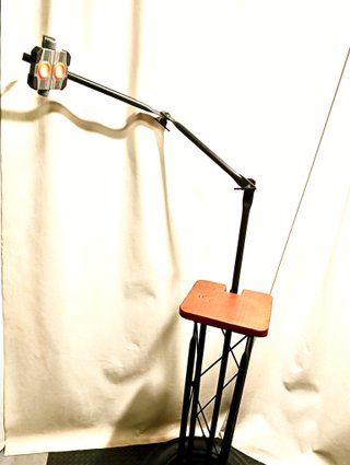 Lámpara Pie Articulada sin cables.