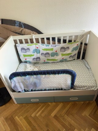 Cuna Ikea blanca con cajones