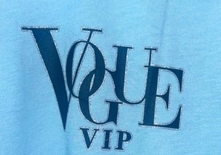 Tallas XS / S / M / XL. Camiseta VOGUE VIP