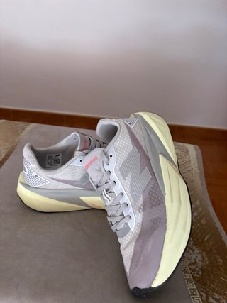 Zapatillas New Balance FuelCell Rebel v5