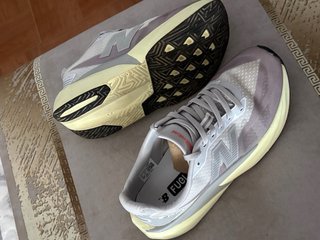Zapatillas New Balance FuelCell Rebel v5