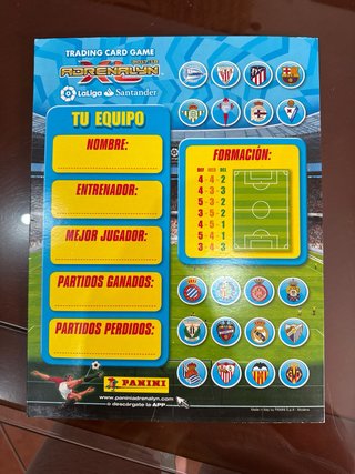 Tablero Adrenalyn 2018 + 14 cromos