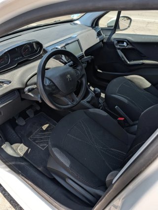 Peugeot 208 2013