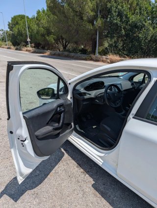 Peugeot 208 2013