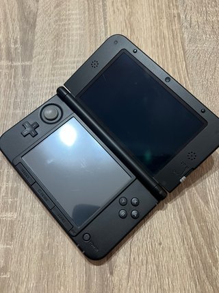 CON GIOCHI! Nintendo 3DS XL VECCHIA + Accessori