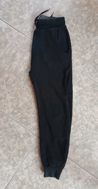 Pantalón jogger chándal negro