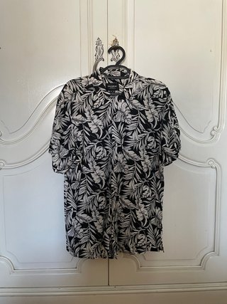 Camisa Pull&Bear hawaiana b/n