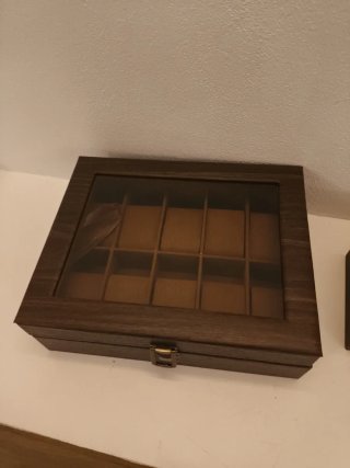 Scatola porta orologi in legno con coperchio trasp