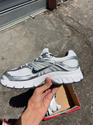 Nike Air Max Moto 2K