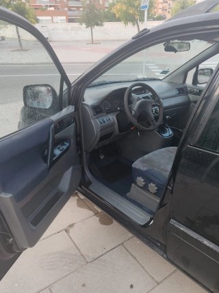 Mitsubishi Space Runner 2002