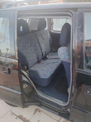 Mitsubishi Space Runner 2002