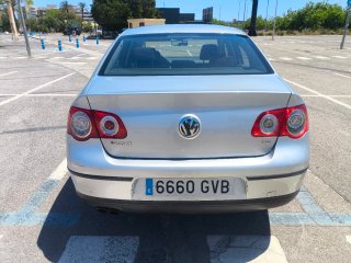 Volkswagen Passat 2010