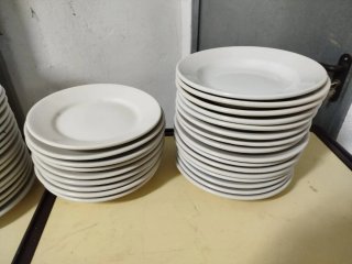 Juego de platos de porcelana blanca