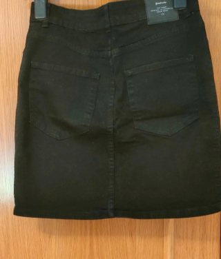 Falda vaquera mini Stradivarius negra Talla L
