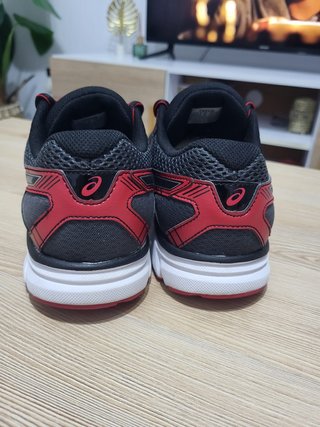 Asics Gel-Windhawk.  -T41.5