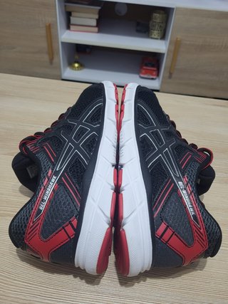 Asics Gel-Windhawk.  -T41.5