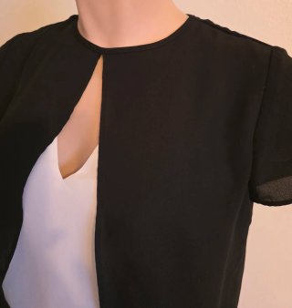 Blusa negra y blanca