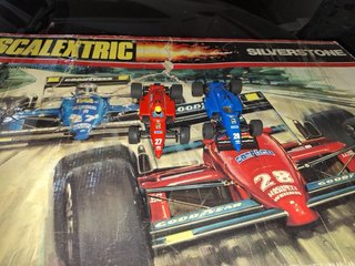 2 Scalextric antiguos, enteros, en buen estado