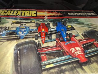 2 Scalextric antiguos, enteros, en buen estado