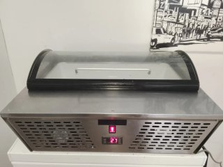 Vitrina Fría Mesa Congela y Refrigera