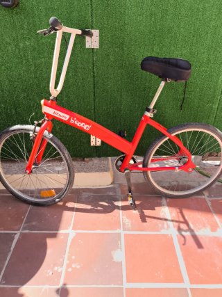 Bicicleta paseo Decathlon B'Twin Roja