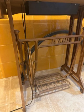 Máquina de coser antigua Alfa