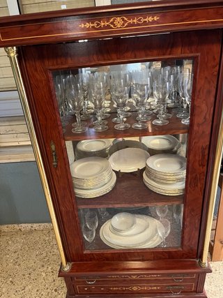 Mueble de salón para vajilla