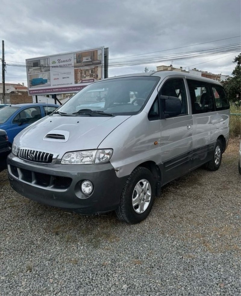 Hyundai H-1 2002 averiada - foto 1