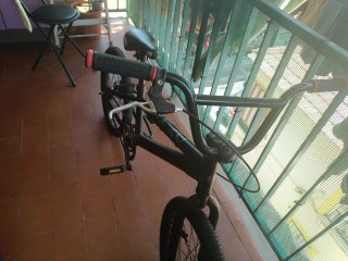 Bicicleta BMX Negra