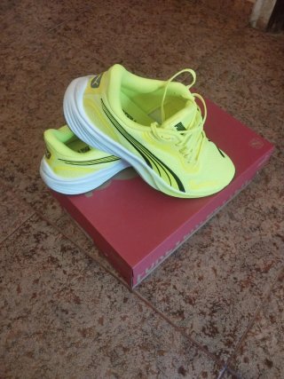 Deportivas Puma Amarillas y Negras